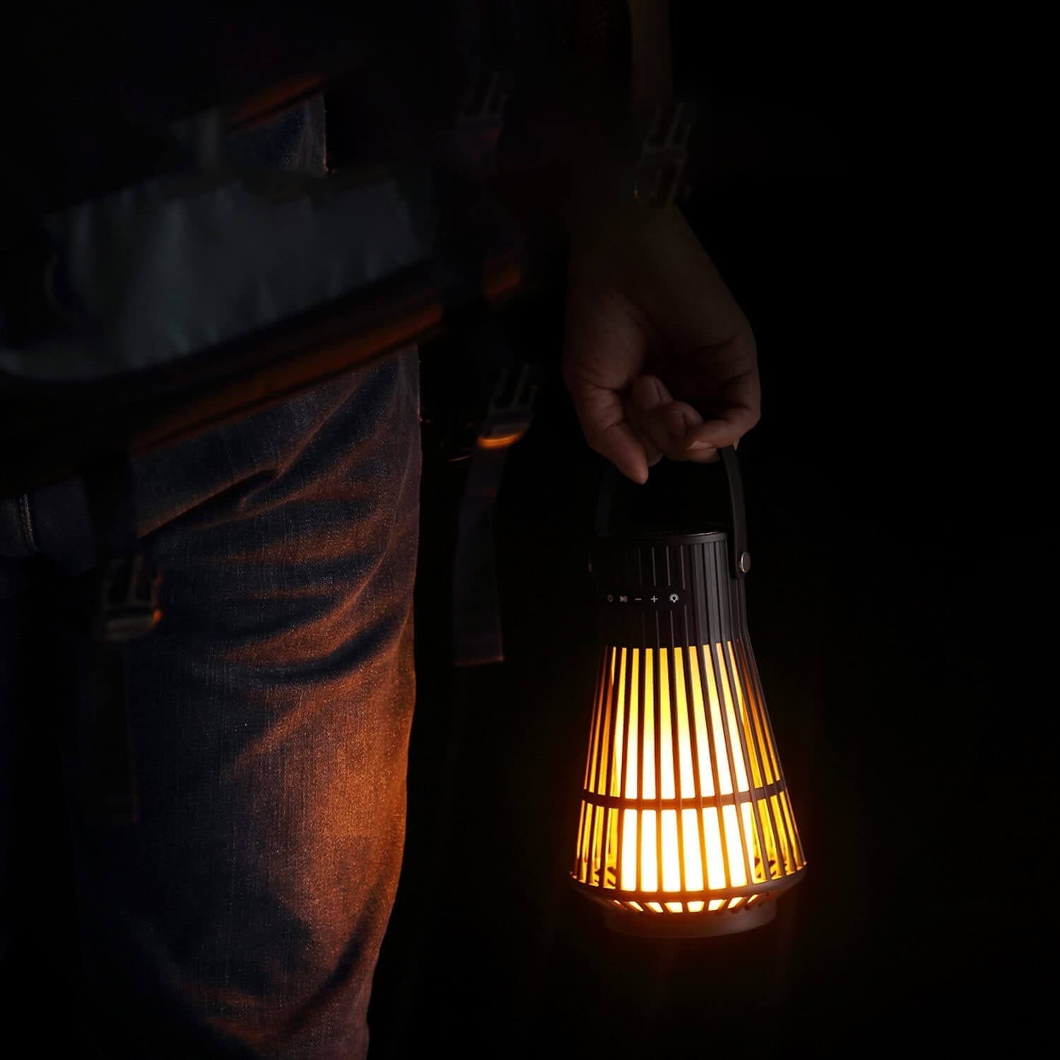 Wasserdichter Kunststoff-Hohlstab-Lampenschirm LED Bluetooth-Lautsprecher Außenlampe