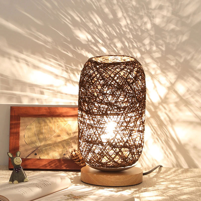 Rattan- und Holz-Nachttischlampe
